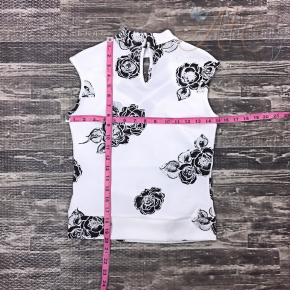 A2 Route 3 White and Black Floral Foil Choker Top - Picture 4 of 8